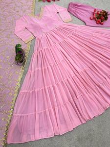 ปาร์ตี้นักออกแบบใหม่สวมชุดเดรสดิจิตอลแฟนซีเรียบง่ายสวยงามพร้อมเดรสผ้าดิบัตต้าคุณภาพสูงชุดเดรสผ้าพรีเมี่ยม - Product Image 4