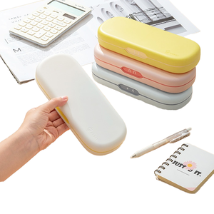 Caja de Almacenamiento de Papelería Creativa de Doble Capa con Diseño de Dibujos Animados, Estuche Impermeable para Lápices para Uso Escolar - Product Image 1