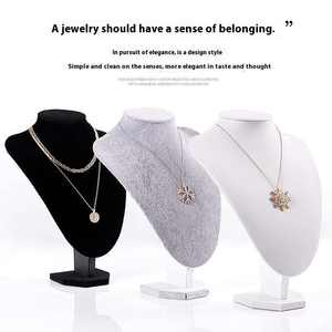 Expositor de Collares de Terciopelo Elegante con Base de Cuero, Maniquí para Exhibición de Joyería, Organizador de Almacenamiento de Collares - Product Image 6