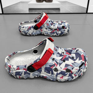 Zuecos Deportivos de Arte Callejero para Hombre Verano 2025, Pantuflas Frescas y Modernas para Exterior con Agujeros Transpirables, Plantilla de EVA y Nuevo Diseño de Calzado con Perforaciones - Product Image 6