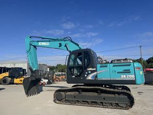 Excavatrice hydraulique Kobelco SK200 d'occasion efficace et productive, moteur Hino, puissance de 118 kW, conçue pour une production élevée et un faible consommation de carburant - Product Image 3