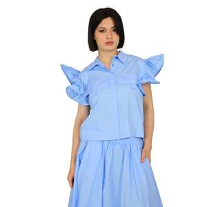 Camisa de Mujer Azul Cielo con Volantes en las Mangas y Botones, Estilo Casual - Product Image 1