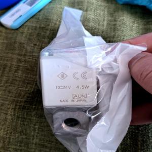 Nueva válvula solenoide original VX210AAXNB de dos vías normalmente cerrada - Product Image 3