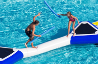 Vente en gros de pont flottant gonflable pour l'équilibre aquatique 6x2x0.5m avec plateformes d'extrémité triangulaires renforcées et tapis flottants latéraux
