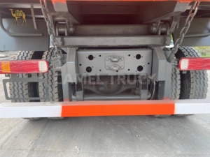 <span class=keywords><strong>Camion</strong></span> benne basculante HOWO 6X4 d'occasion, modèle ancien, 10 roues, hydraulique sous châssis, 30/40 tonnes, remis <span class=keywords><strong>à</strong></span> neuf, <span class=keywords><strong>à</strong></span> <span class=keywords><strong>vendre</strong></span> - Product Image 5