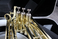 Fokus Harga bagus instrumen Sousaphone warna putih sutera tipis kualitas tinggi bel plastik sintetis Tuba Sousaphone dijual