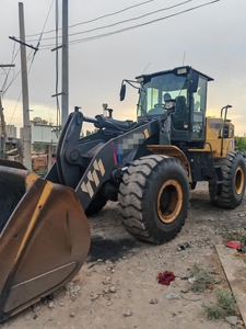 Chargeuse sur pneus XC956 de 5 tonnes, chargeuse frontale de taille moyenne, équipée d'un moteur, d'une pompe, d'un roulement, d'une boîte de vitesses, d'un PLC - Disponible à la vente - Product Image 3