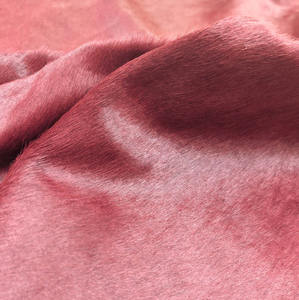 Venta al por mayor de material de <span class=keywords><strong>crin</strong></span> real de color rojo <span class=keywords><strong>vino</strong></span> de pelo corto, tela de piel de caballo destacada para ropa, zapatos, bolsa, equipaje, muebles artesanales - Product Image 5