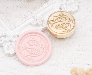 Sceau de <span class=keywords><strong>cire</strong></span> rétro avec initiales alphabétiques pour décoration OEM Shenzhen - Product Image 5