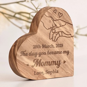 Cadeau personnalisé en bois en forme de cœur gravé au laser pour la fête des mères avec message personnalisé en pin - Product Image 4