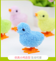 Best-seller Petit Poulet à ressort Jouet réaliste de retenue de fourrure Poulet sautant Jouet vintage