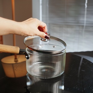 Olla de vidrio resistente al calor de suministro a granel para productos lácteos, mango de madera y cubierta de vidrio Premium - Product Image 3