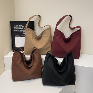 Sac à bandoulière simple pour femme, carré horizontal, fermeture éclair, style minimaliste, sac fourre-tout pour les trajets quotidiens, marron - Product Image 4