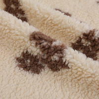 Tissu en polaire sherpa jacquard floral tricoté 100 % polyester de 380 g/m², poids moyen, pelucheux, pour manteaux, robes, vêtements et textiles de maison pour filles