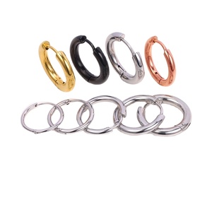 Boucles d'oreilles créoles en acier inoxydable poli faites à la main |   Couleurs Or PVD, Or Rose, Noir et Argent |   Hypoallergénique et durable - Product Image 1