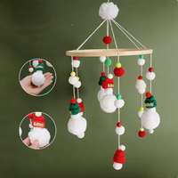 Jouet musical en bois de Noël pour bébé, clochettes de lit apaisantes, suspendu à la poussette, avec père Noël et hochets, mobile musical pour bébé