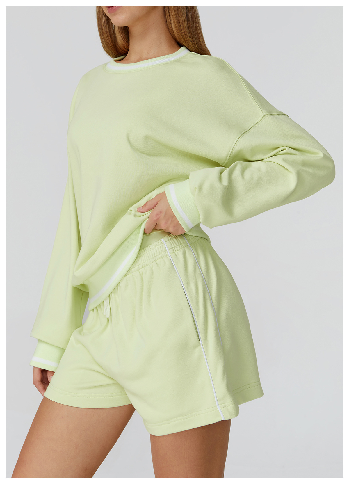 Color-Block Plus-Size Activewear Set: closure, strap or waistband adjustment reference