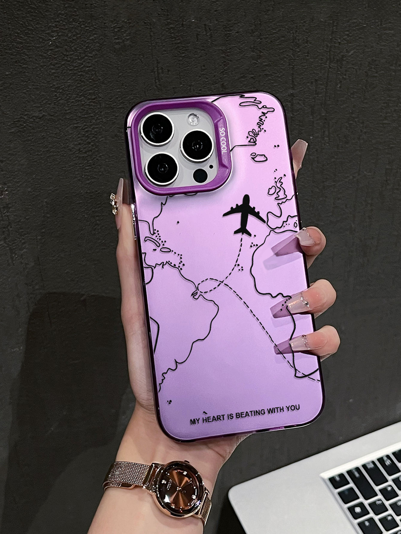 สีม่วงเข้ม