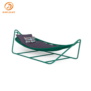 <span class=keywords><strong>Lit</strong></span> <span class=keywords><strong>de</strong></span> repos <span class=keywords><strong>suspendu</strong></span> moderne pour extérieur, structure métallique couleur sable avec coussin matelassé pour patio et bord <span class=keywords><strong>de</strong></span> piscine - Product Image 3