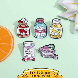 Spille per bottiglie di medicina del fumetto carino cappotto personalizzato cappello bavero vestiti medico infermiera gioielli regalo distintivo ospedaliero in metallo all'ingrosso - Product Image 2