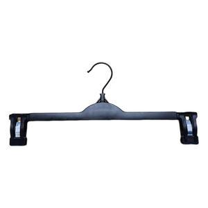 יצרנים מספקים קולבים YCL9635 35 ס\\\"מ מפלסטיק שחור, קלים, עמידים, למכנסי גברים ונשים, עם קליפס, לסחר חוץ - Product Image 5