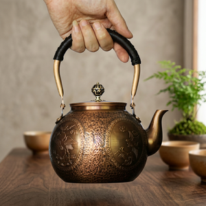 Bouilloire à thé traditionnelle chinoise en métal avec couvercle et poignée, finition bronze - Product Image 3