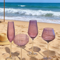 Verres à vin en verre soufflé à la main, design moderne, ombré violet, nervurés, à long pied, écologiques, capacité 500 ml, pour coupe, vente en gros