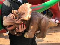 Animatronique réaliste bébé marionnette de dinosaure