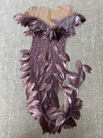 Robe de danse sexy pour groupe de filles, en maille transparente, ornée de plumes 3D, de feuilles et de strass, avec fente haute, pour scène, tenue de danse, Drag Queen, vente en gros