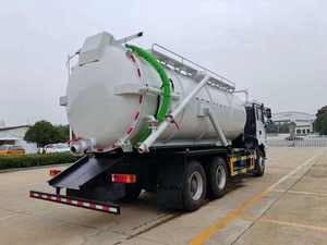 Camion d'aspiration des eaux usées professionnel personnalisé HOWO 6x4, diesel manuel, 20 000 L, grande capacité, pour fosses septiques - Product Image 6