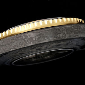 Reloj Deportivo Unisex de Lujo con Esfera con Símbolos Jeroglíficos Árabes, Caja de Fibra de Carbono con Incrustaciones de Latón y Acero Inoxidable - Product Image 5