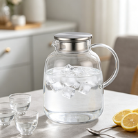 Carafe à boisson en verre transparent minimaliste avec couvercle métallique hermétique et poignée confortable – Récipient de service pour boissons fraîches en cuisine