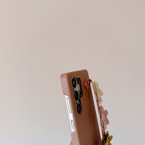 Litchi cuero suave al tacto estuche rígido para Samsung Galaxy S25 Edge <span class=keywords><strong>S22</strong></span> S23 S24 <span class=keywords><strong>Ultra</strong></span> S24FE 3D flores correa de muñeca pulsera cubierta - Product Image 4