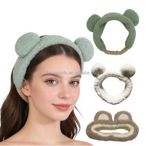 Bandeaux de spa <span class=keywords><strong>LUMI</strong></span> pour femmes et filles, pour le lavage du visage et le maquillage, avec oreilles d'ours mignonnes, réutilisables, antidérapants, en polaire Teddy coréenne, vert matcha - Product Image 1