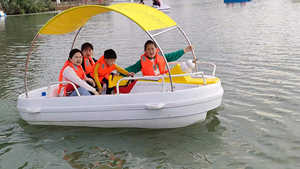 Piscine aquatique gonflable barre lumineuse manèges <span class=keywords><strong>bateau</strong></span> <span class=keywords><strong>pirate</strong></span>/<span class=keywords><strong>bateau</strong></span> parc d'attractions bataille <span class=keywords><strong>bateau</strong></span> tamponneur avec pistolet à eau laser - Product Image 2