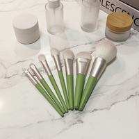 Ensemble de 7 pinceaux de maquillage vegan pour le visage OEM Yoly avec poils synthétiques et manche injecté - Faible MOQ, échantillon gratuit inclus