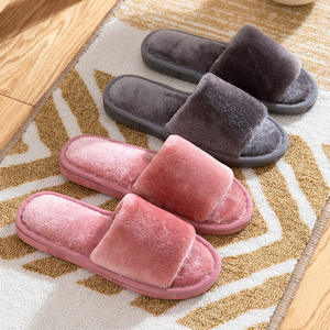Chaussons d'intérieur confortables en fourrure pour femmes, antidérapants, respirants, à bout ouvert, pour l'été et l'hiver, doux et moelleux, pour la chambre et la maison - Product Image 4