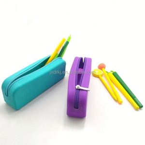 Agrandir l'image Ajouter au comparateur Partager Étui à crayons personnalisé en silicone souple pour enfants - Product Image 1