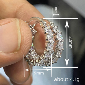 Orecchini in Metallo con Zirconia Cubica Geometrica Rotonda per Donne, Gioielli Eleganti e alla Moda - Product Image 4