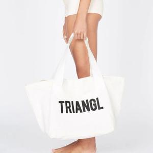 Sac fourre-tout en toile de coton avec logo personnalisé pour salle de sport, fitness, sport, mode de vie actif, sports de plage, sac à provisions sportif et élégant - Product Image 4