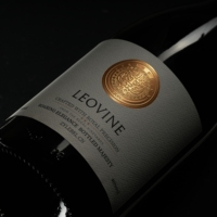 Étiquettes personnalisées en papier texturé écologique de qualité alimentaire pour bouteilles de vin et de parfum, avec estampage à chaud en feuille d'or, forme personnalisée
