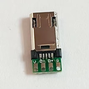 Connecteur <span class=keywords><strong>Micro</strong></span> USB 5 broches mâle <span class=keywords><strong>avec</strong></span> plaque de soudure PCB double face, <span class=keywords><strong>prise</strong></span> <span class=keywords><strong>jack</strong></span> <span class=keywords><strong>Micro</strong></span> 5P, connecteur de carte <span class=keywords><strong>à</strong></span> <span class=keywords><strong>souder</strong></span> 4 broches - Product Image 5