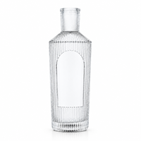 Bouteille à liqueur en verre côtelé de 750 ml avec panneau d'étiquette arqué et bouchon en liège pour l'emballage personnalisé de spiritueux