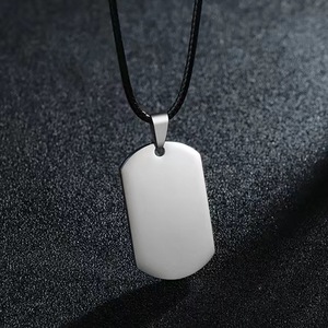 Collier personnalisable Showfay Fashion en acier inoxydable plaqué or 18 carats avec <span class=keywords><strong>pendentif</strong></span> <span class=keywords><strong>photo</strong></span> et lettres gravées au laser <span class=keywords><strong>pour</strong></span> femme et <span class=keywords><strong>homme</strong></span> - Product Image 2