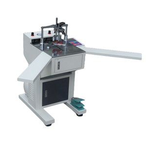 Machine à ongles CNC à angle droit dispositif <span class=keywords><strong>de</strong></span> fixation d'angle <span class=keywords><strong>de</strong></span> ligne en bois massif machines à bois équipement à ongles - Product Image 1