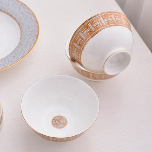 Meilleures ventes de vaisselle en céramique de luxe européenne, 28 pièces, avec bols et assiettes en porcelaine osseuse - Product Image 5