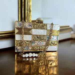 Elegante Bolso de Mano de Resina para Mujer con Construcción Duradera, Ligero y Perfecto para Fiestas, Accesorios para Mujer - Product Image 2