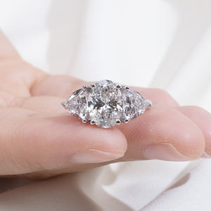 Anillo de Diamante Cultivado en Laboratorio de Oro Blanco PT950 MSR-2057 de Messi Jewelry para Mujer - Product Image 2