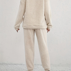 Completo Casual da Donna con Felpa con Cappuccio e Pantaloni con Tasca a Marsupio, Set 2 Pezzi Unico per Casa, Pigiama, Tuta Sportiva - Product Image 3