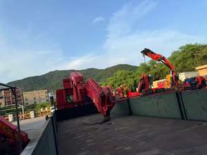 Cintre pliable rouge avec boîte de vitesses et moteur, capacité de 20 tonnes, hauteur de levage de 11 m - Vente à prix réduit - Product Image 3